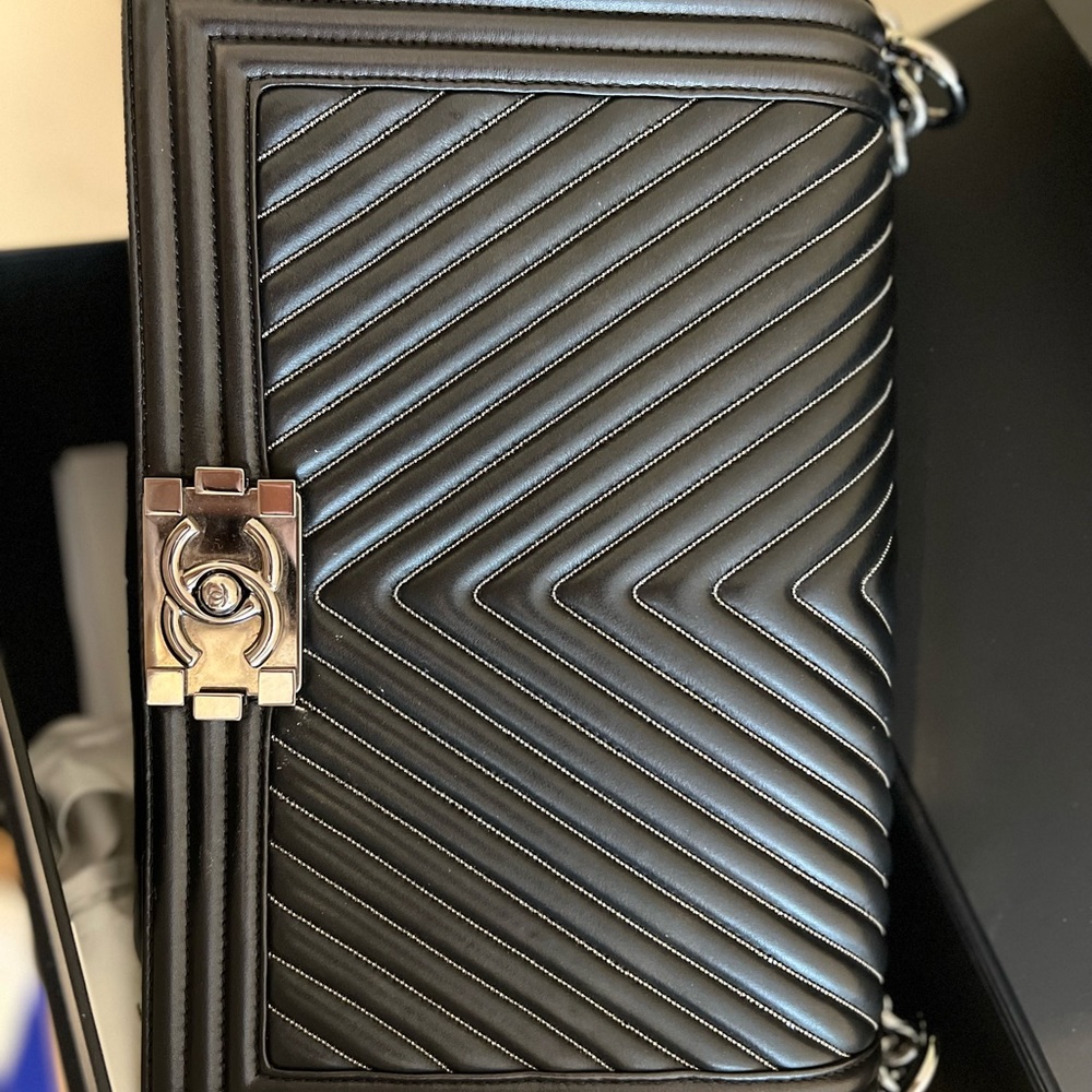 Calfskin Chevron Quilted Medium Chain Boy Flap Black - Picture 2 of 15